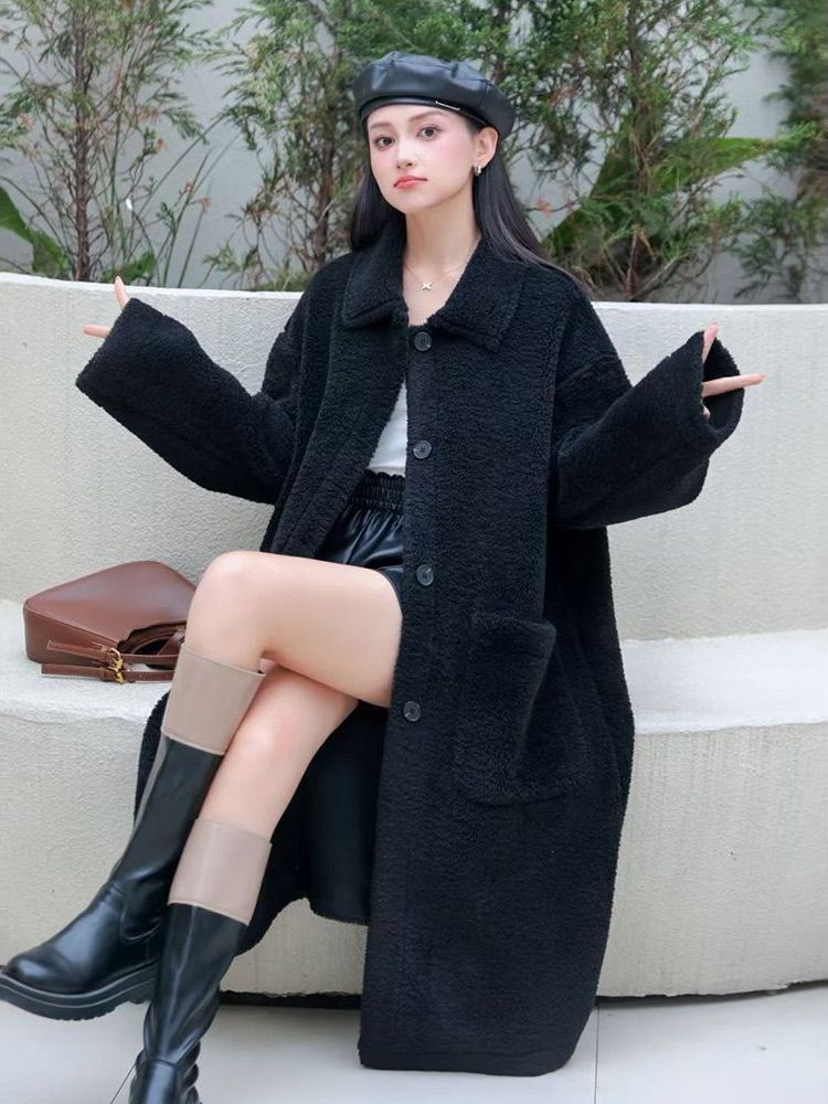 Wool Coat Peacoat - Damska kurtka z długim futerkiem jagnięcym